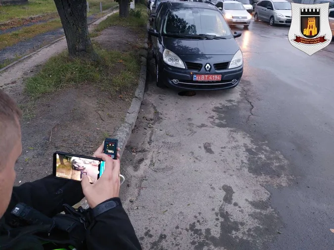 У Луцьку муніципали влаштували рейд в районі авторинку (фото, відео)