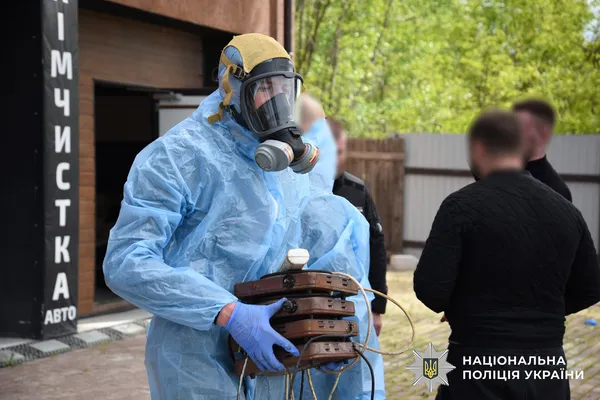 Одна із наймасштабніших спецоперацій: Нацполіція ліквідовує наркоосередки у 15 регіонах України (фото)