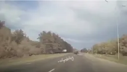 У Ківерцях авто злетіло з дороги і перекинулося (відео)