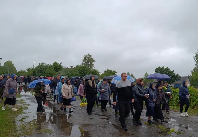 На Волині провели в останню земну дорогу воїна Віталія Щербачука (фото)