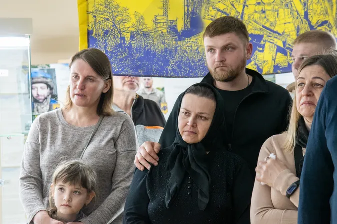 У Луцьку відкрили виставку «Полк «Азов» – янголи Маріуполя» (фото)