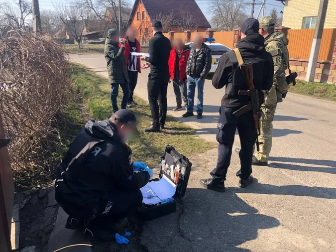 «Чужий у селі»: під Луцьком зловили «закладника» з Маріуполя (фото, відео)