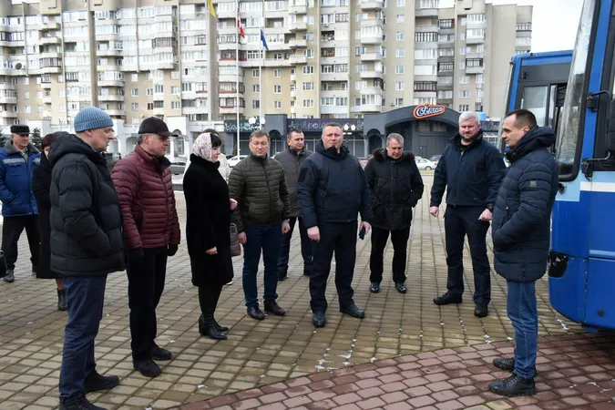 Волинь отримала три шкільні автобуси від Фінляндії (фото)