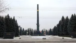 У Луцьку на меморіалі демонтують кремлівські зірки і змінять дату початку війни (відео)