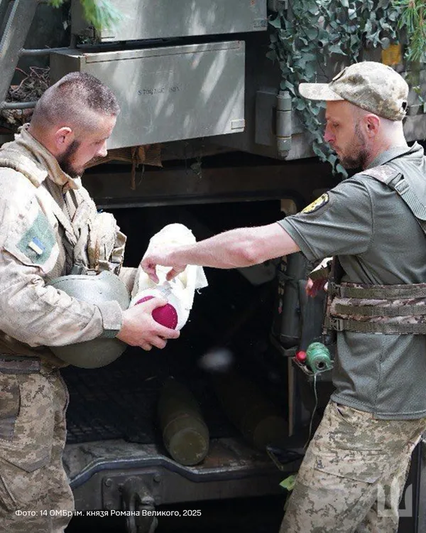 «Навіть богам треба час, щоб відпочити та посміятися. А богам війни – тим паче», – артилерист волинської бригади