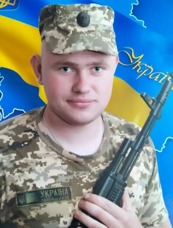 Не встиг побачити новонароджену донечку: на Волині посмертно нагородили воїна Олександра Парахомчука