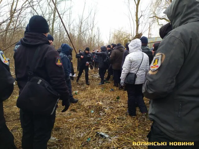 Демонтаж на Старому ринку стартував: підприємці перешкоджають (фото)