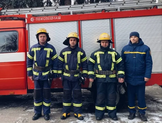 Волинські рятувальники допомогли бабусі, яка не могла самостійно вийти з квартири