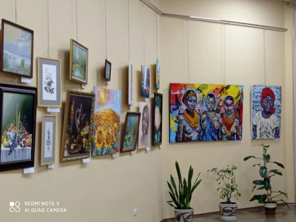 До Дня художника у Ковелі відкрили виставку