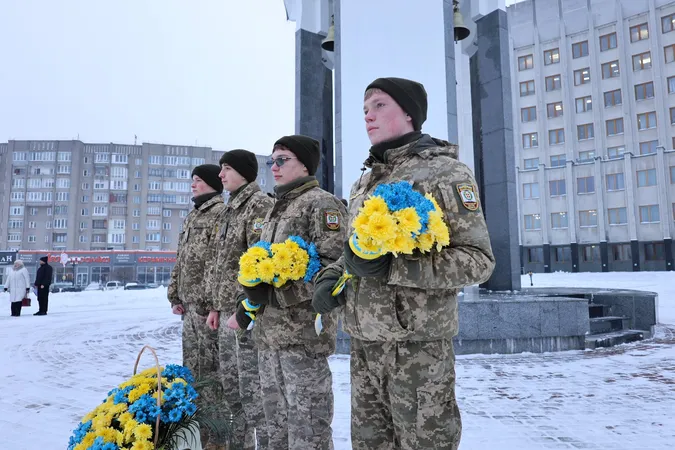 У Луцьку віддали шану Героям у День Соборності України