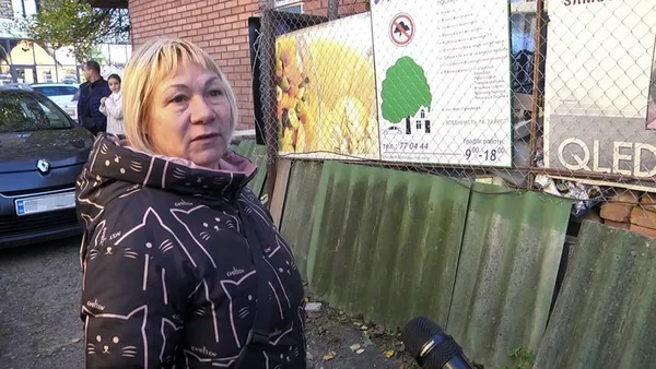 Лучани скаржаться на сім'ю пенсіонерів, які розвели кіз, щурів та безлад на своєму господарстві (відео)