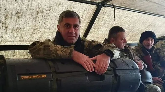 Ексміністр оборони Грузії приїхав в Україну з грузинськими добровольцями (фото)