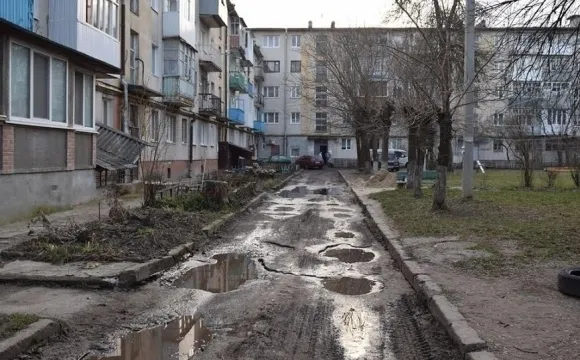 Чому округи без депутатів у Луцьку досі без грошей?