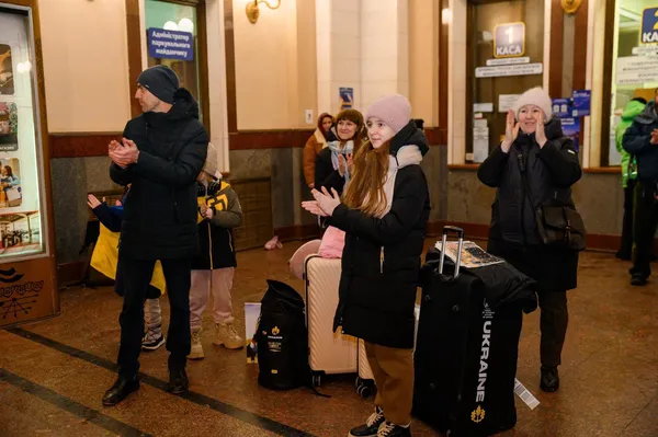Гордість та щастя: рідні зустріли волинянина після перемоги на Іграх Нескорених (фото)