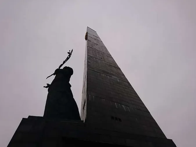 Повідомили, що заважає декомунізувати луцький меморіал