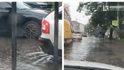 Луцьк «тоне» під час зливи (відео)