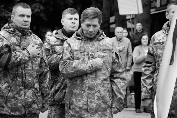 У Луцьку провели в останню дорогу загиблого Героя Юрія Сапожника (фото)