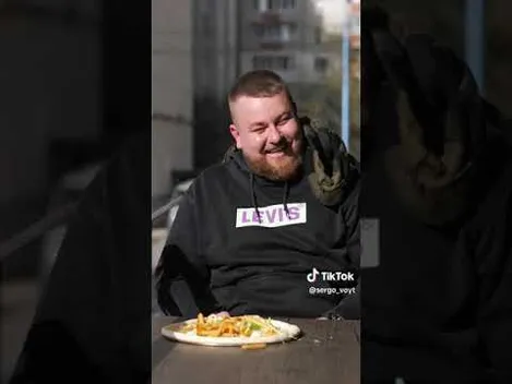 Блогер-початківець з Луцька скуштував піцу зі спрайтом та бананом (відео)