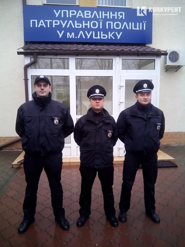 Керівник Луцької патрульної поліції влаштував фотосесію з підопічними