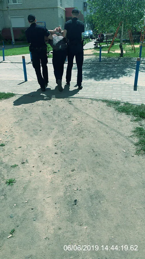 Чіплявся до жінок і лаявся: у Луцьку затримали п’яного неадеквата (фото)