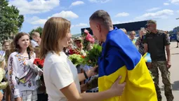 У Старій Виживці зустріли звільненого з полону воїна Андрія Тарасюка (фото, відео)