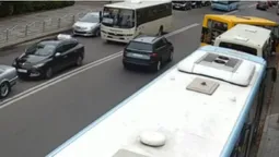 Видно, хто винен: у Луцьку показали момент зіткнення маршруток біля ЦУМу (відео)