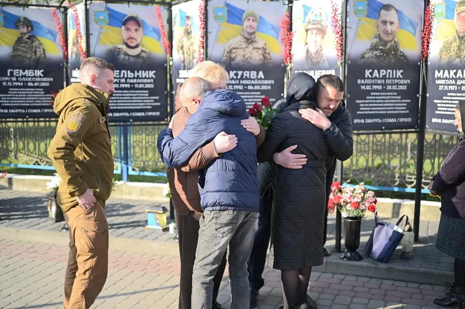 Рідним полеглих Героїв з Волині вручили посмертні нагороди (фото)