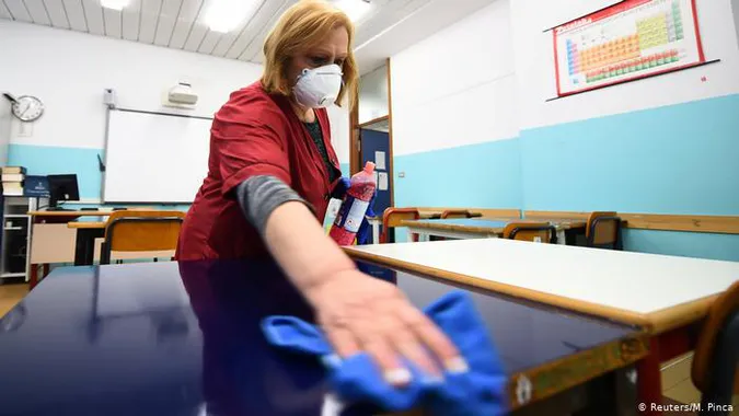 На Волині закрито 12 шкіл. Коронавірус виявили у понад сотні вчителів