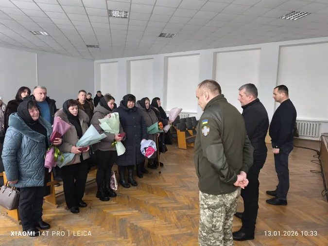 На Волині посмертно відзначили Захисників України: нагороди отримали родини Героїв (фото)