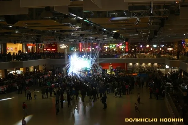 У луцькому «ПортCity» відгримів концерт гурту «Без обмежень» (фото)