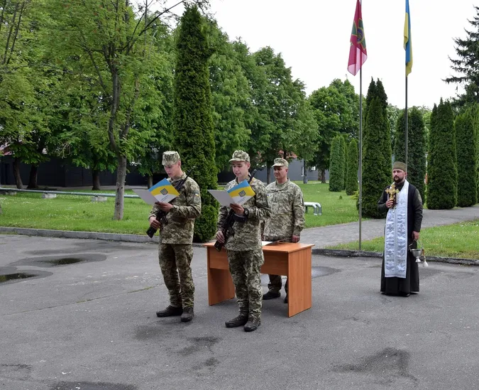 У Луцьку рекрути-прикордонники склали військову присягу (фото)