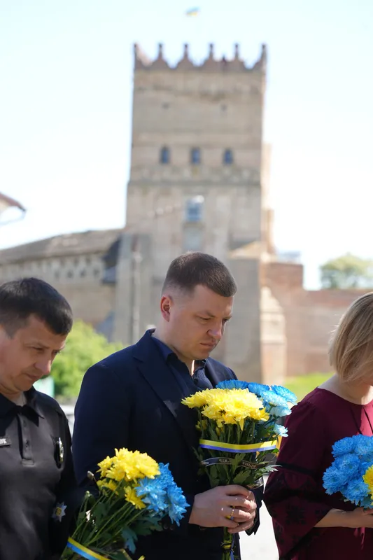 У Луцьку на Замковій площі вшанували жертв радянського терору (фото)