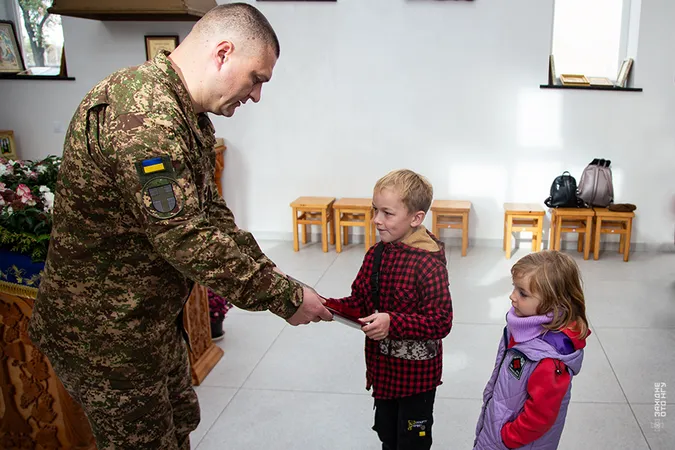 На Волині рідним полеглих гвардійців передали державні нагороди (фото)