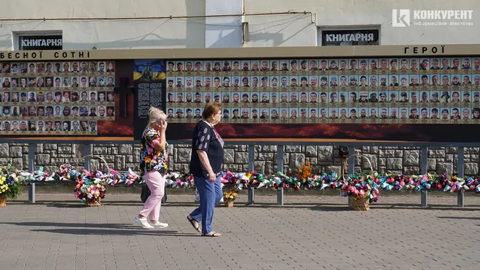 Вишиванки, сонце, діти: як Луцьк зустрів 33-ю річницю незалежності (фото)