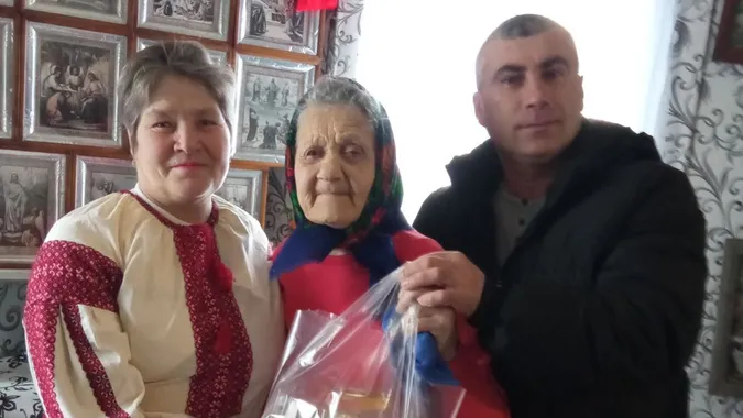 П’ятеро дітей та 42 нащадки: на Волині привітали 95-річну ювілярку
