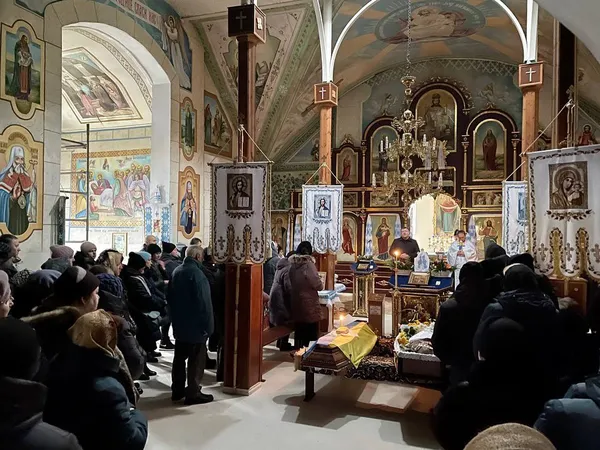 У Нововолинську провели в останню путь загиблого на війні Героя (фото)