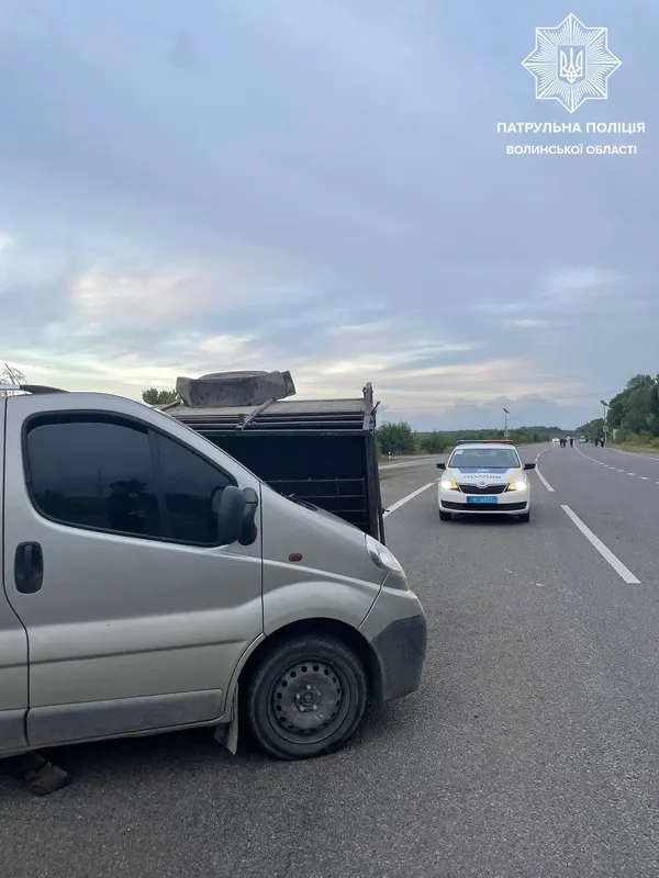 На Волині два авто зіткнулись через неуважних водіїв (фото)