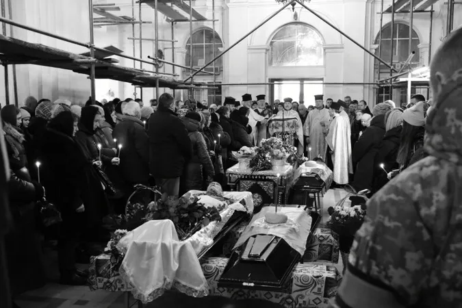 У Луцьку в останню путь провели двох військовослужбовців (фото, відео)