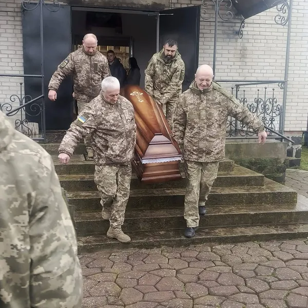 На Волині провели в останню путь захисника Андрія Ганнущенка (фото)