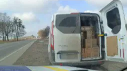 На Волині затримали автомобіль із 200 коробками горілочних виробів (фото)
