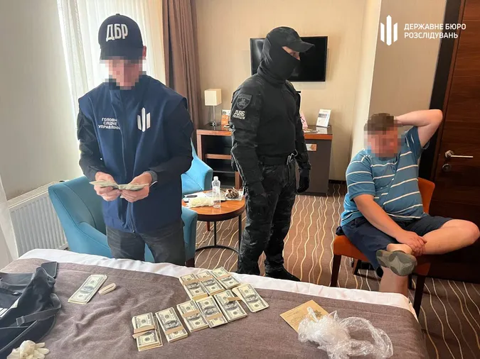 У Львові затримали експоліцейського з трьома кіло кокаїну (фото, відео)