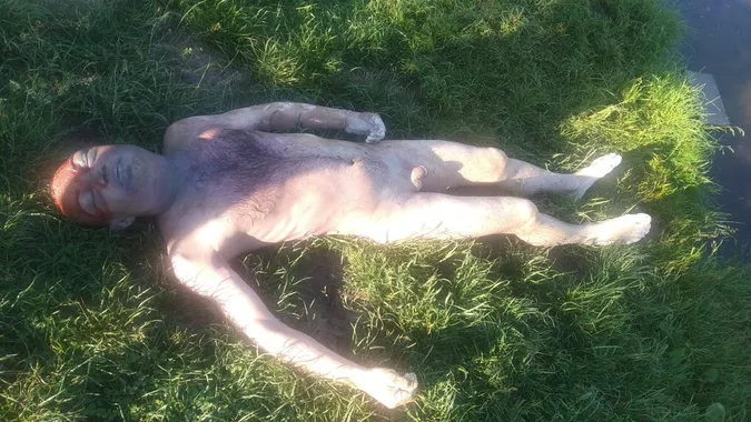 На Волині поліція просить допомогти встановити особу потопельника (фото18+)