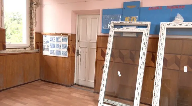 Що відбувається в приміщенні дитячої залізниці у Луцьку (відео)