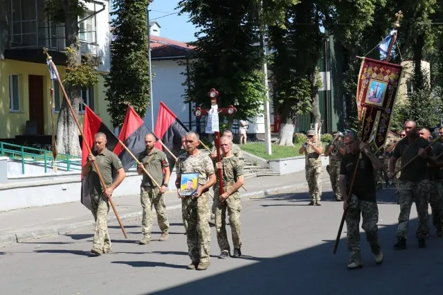 На Волині провели в останню дорогу захисника Олександра Макітру (фото)