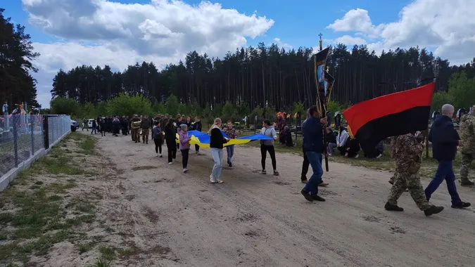 Батько трьох синів: на Волині попрощалися із воїном Миколою Кураном (фото)