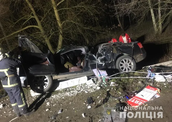 Автомобіль розбитий вщент: на Волині – смертельна аварія (фото)