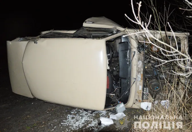 На Волині авто з'їхало в кювет: загинула людина