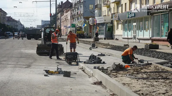 Упорядкують до 1 вересня: що коїться на проспекті Волі у Луцьку (фото)