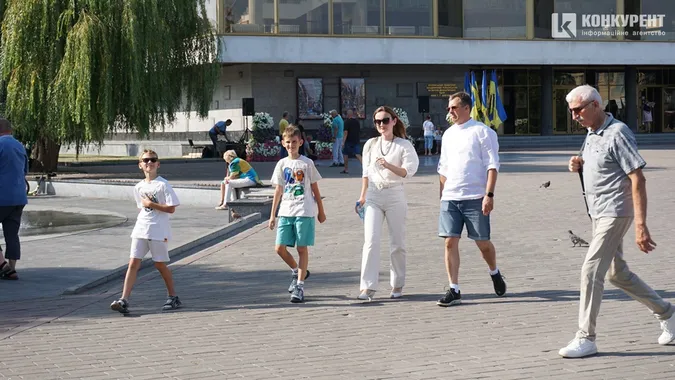 Вишиванки, сонце, діти: як Луцьк зустрів 33-ю річницю незалежності (фото)