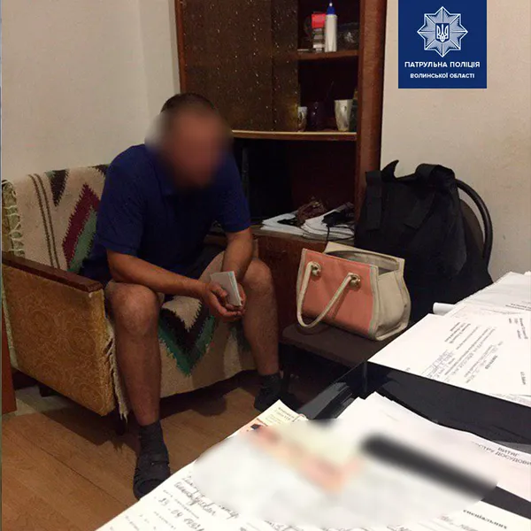 П’яний водій просив луцьких патрульних вирішити питання «по-людськи» (фото, відео)